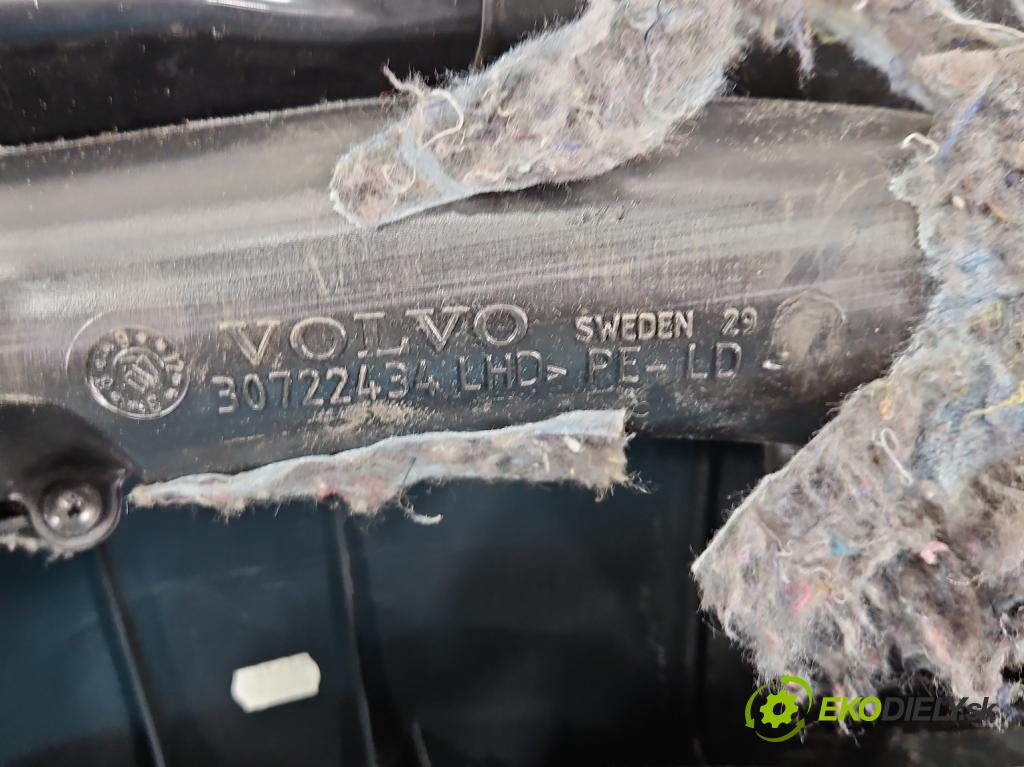 Volvo V70 III 2007-2016 2.4 D5 185 HP automatic 136 kW 2400 cm3 5- kokpit,pristrojová doska rozdeľovacia