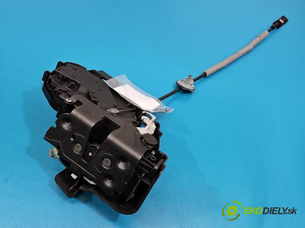 Volvo V70 III 2007-2016 2.4 D5 185 hp automatic 136 kW 2400 cm3 5- zámek přední pravý 31253286