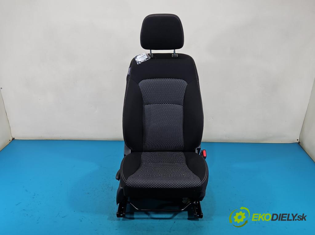 Suzuki Vitara II 2015- 1.6 16V 120 HP manual 88 kW 1586 cm3 5- Sedačka pravý  (Sedadlo)