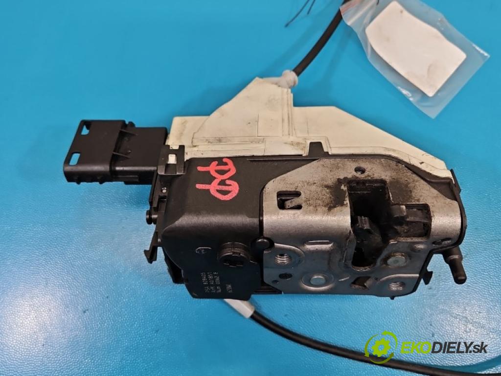 Citroen Berlingo II 2008-2018 1.6 hdi 109 hp manual 80 kW 1560 cm3 5- zámek přední pravý 828405