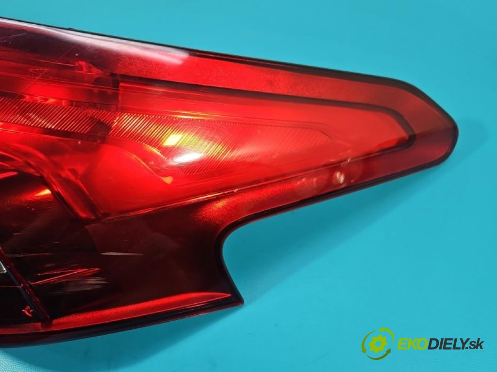 Citroen C5 II 2008-2017 1.6 hdi 111KM automatic 82 kW 1560 cm3 5- světlo zadní pravé blatník:
