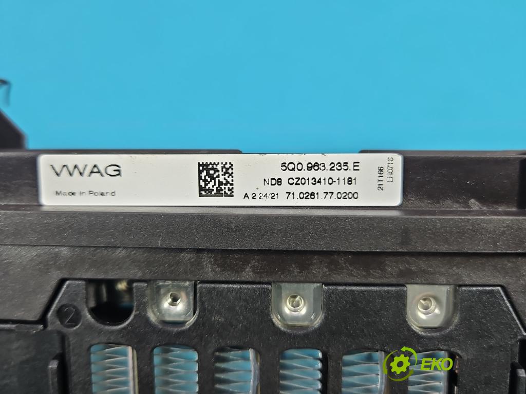Skoda Octavia IV 2019- 2.0 tdi 150 hp manual 110 kW 1968 cm3 5- radiátor 5Q0963235E (Radiátor topení)