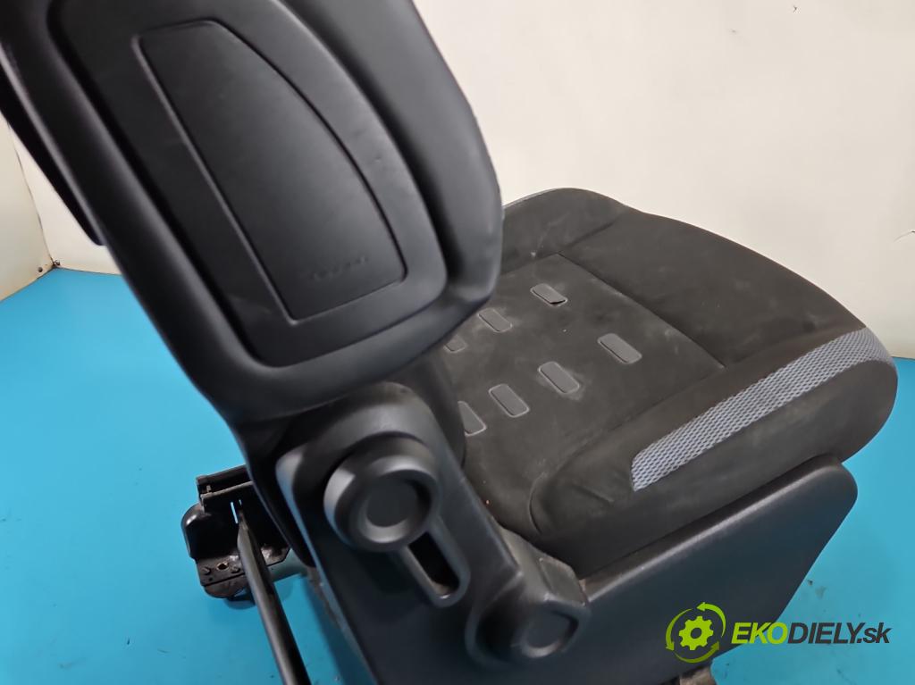 Citroen Berlingo II 2008-2018 1.6 hdi 109 HP manual 80 kW 1560 cm3 5- Sedačka pravý  (Sedadlo)
