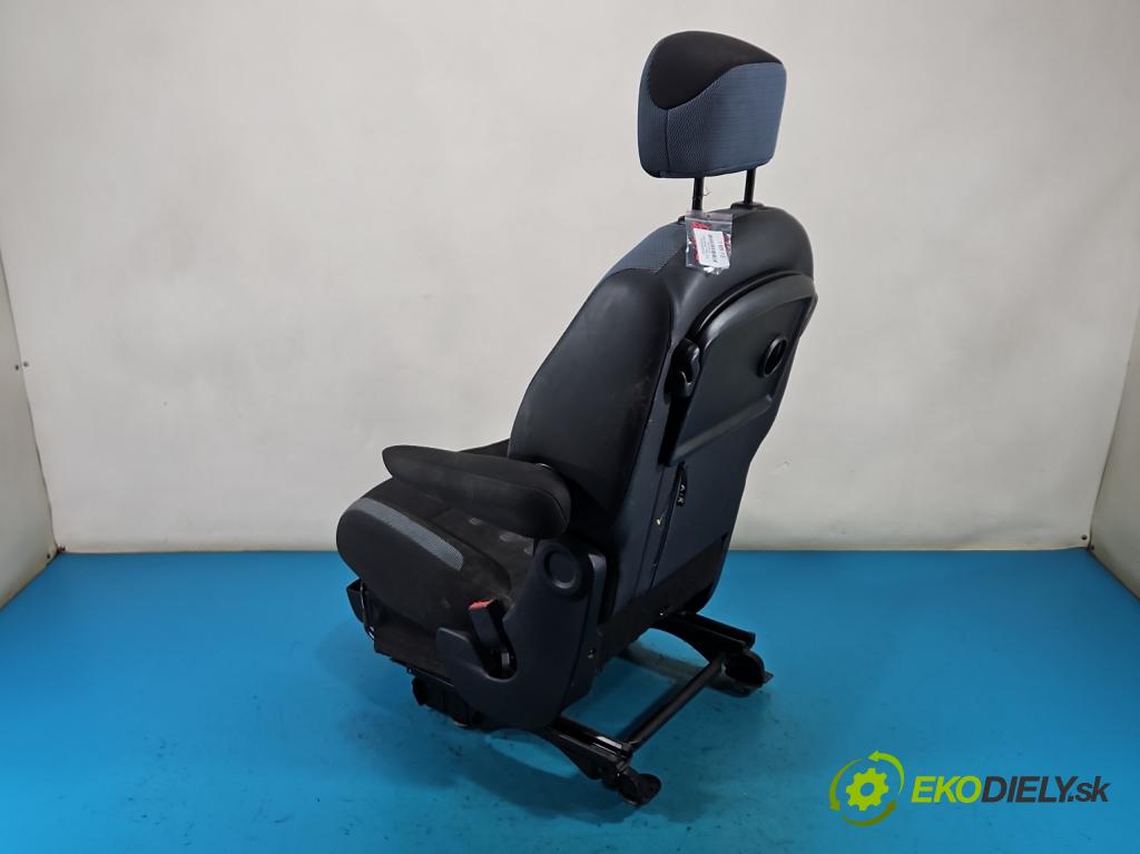 Citroen Berlingo II 2008-2018 1.6 hdi 109 HP manual 80 kW 1560 cm3 5- Sedačka pravý  (Sedadlo)