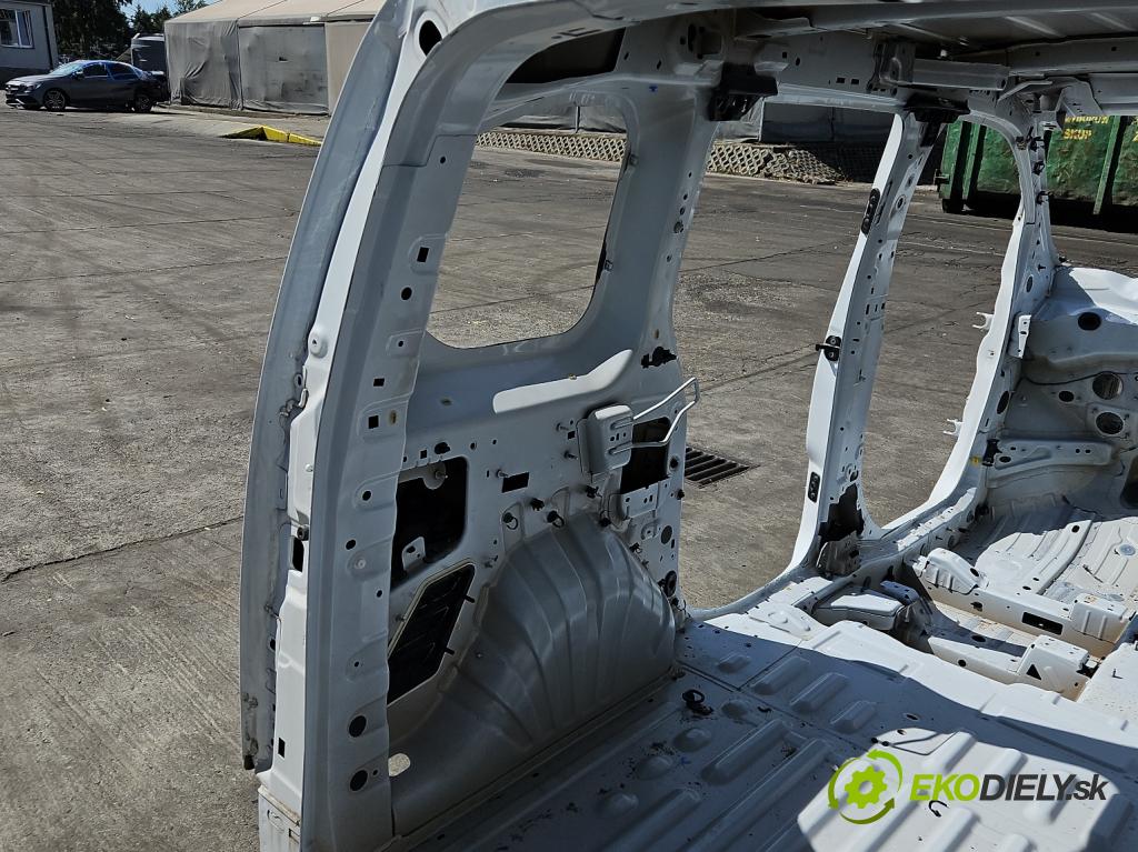 Toyota Proace City 1.2 12V 110 hp manual 81 kW 1199 cm3 5- blatnik zadní levý