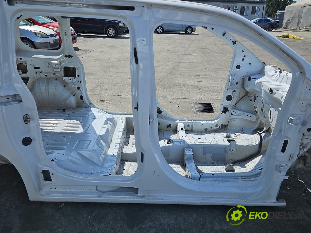 Toyota Proace City 1.2 12V 110 hp manual 81 kW 1199 cm3 5- práh pravý  (Karoserie ostatní)