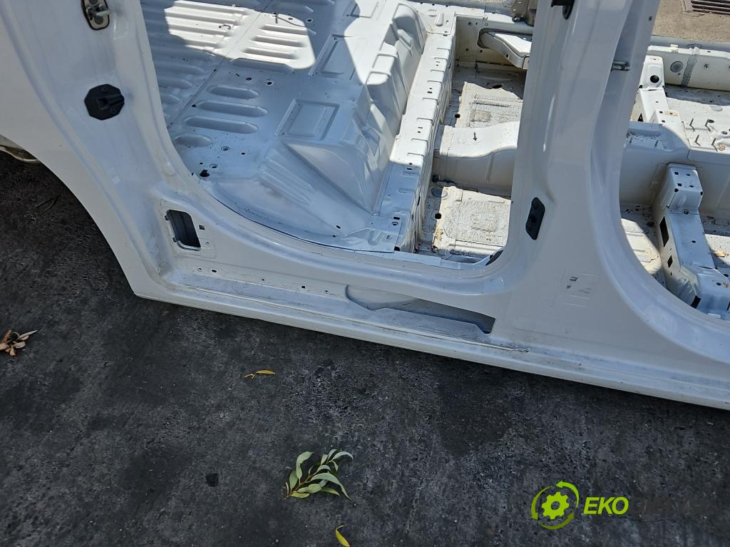 Toyota Proace City 1.2 12V 110 hp manual 81 kW 1199 cm3 5- práh pravý  (Karoserie ostatní)