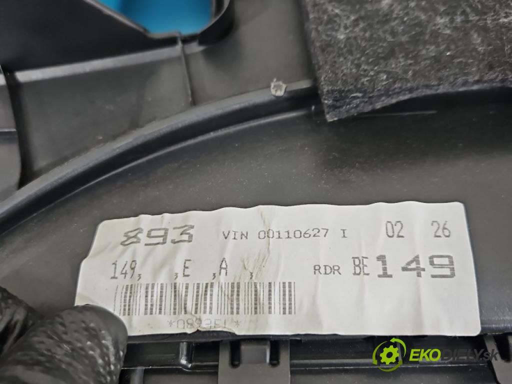 Suzuki Vitara II 2015- 1.6 16V 120 HP manual 88 kW 1586 cm3 5- Čalounictví: dvere predné ľavé