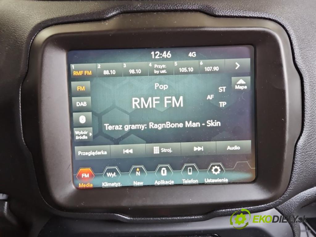 Jeep Renegade 2014- 1.3 T 150 hp automatic 110 kW 1332 cm3 5- displej 68461694AA (Přístrojová deska)