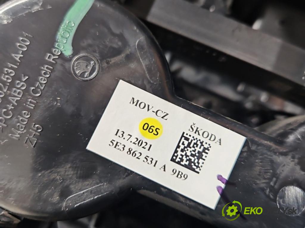 Skoda Octavia IV 2019- 2.0 tdi 150 HP manual 110 kW 1968 cm3 5- operadlo 5E3862531A (Lakťová opierka)