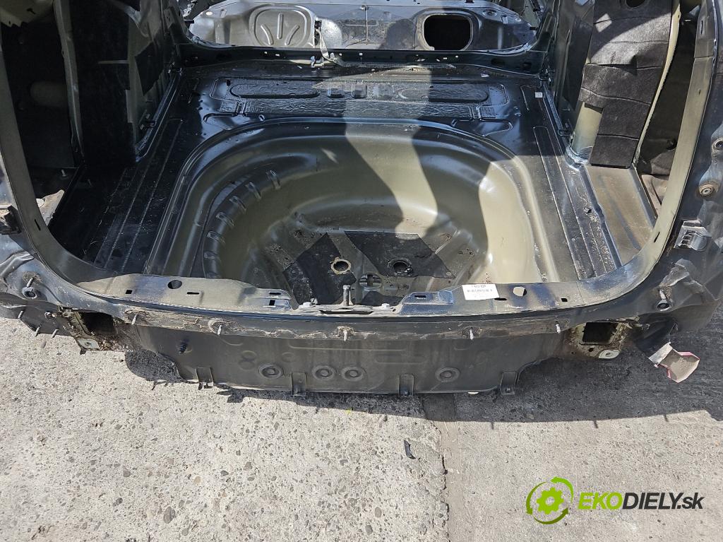 Skoda Octavia IV 2019- 2.0 tdi 150 hp manual 110 kW 1968 cm3 5- stěna zadní 