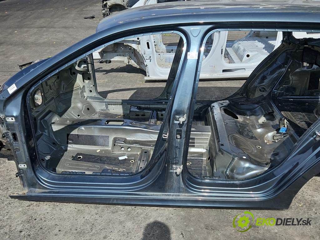 Skoda Octavia IV 2019- 2.0 tdi 150 hp manual 110 kW 1968 cm3 5- práh levý  (Karoserie ostatní)