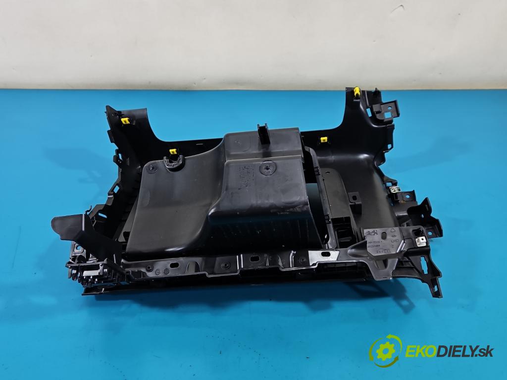 Toyota Proace City 1.2 12V 110 hp manual 81 kW 1199 cm3 5- kryt plastová 00231484