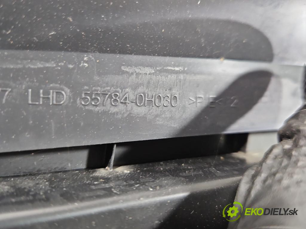 Toyota Aygo II 2014-2022 1.0 vvti 72 hp manual 53 kW 998 cm3 5- torpédo 55784-0H030 (Plast pod čelním sklem)