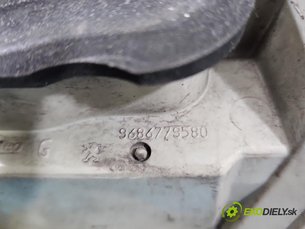 Peugeot 508 I 2010-2018 2.0 hdi 181KM automatic 133 kW 1997 cm3 5- světlo zadní levé blatník: 9686779580