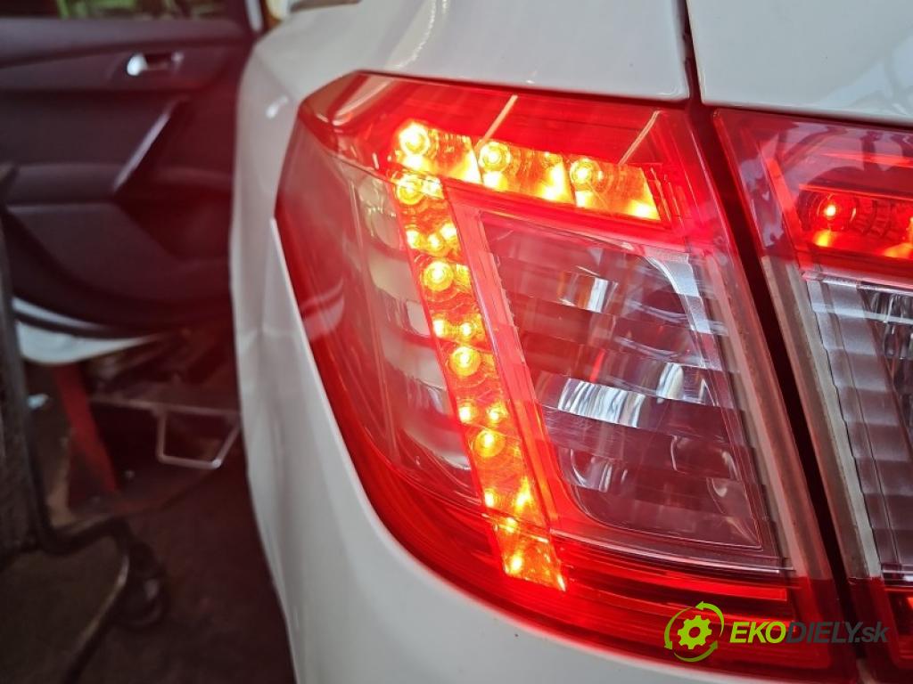 Peugeot 508 I 2010-2018 2.0 hdi 181KM automatic 133 kW 1997 cm3 5- světlo zadní levé blatník: 9686779580