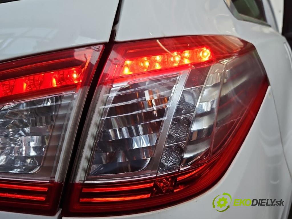 Peugeot 508 I 2010-2018 2.0 hdi 181KM automatic 133 kW 1997 cm3 5- světlo zadní pravé blatník: 9686779680