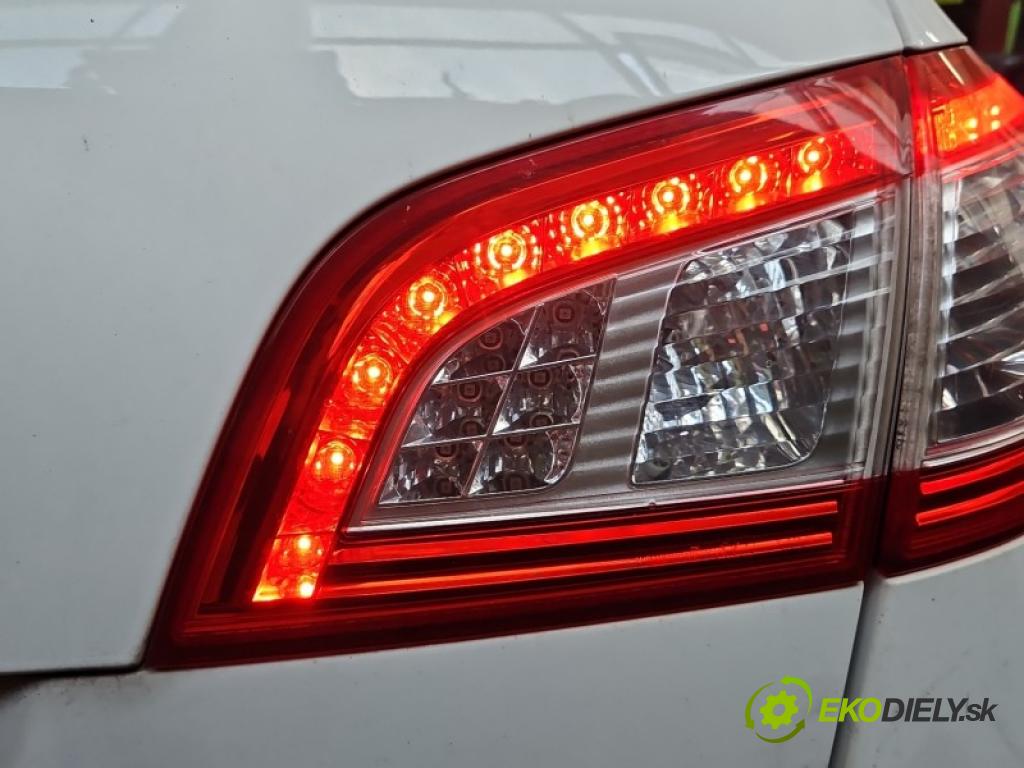 Peugeot 508 I 2010-2018 2.0 hdi 181KM automatic 133 kW 1997 cm3 5- svetlo / reflektor zadné pravé kufrové dvere 9686780680