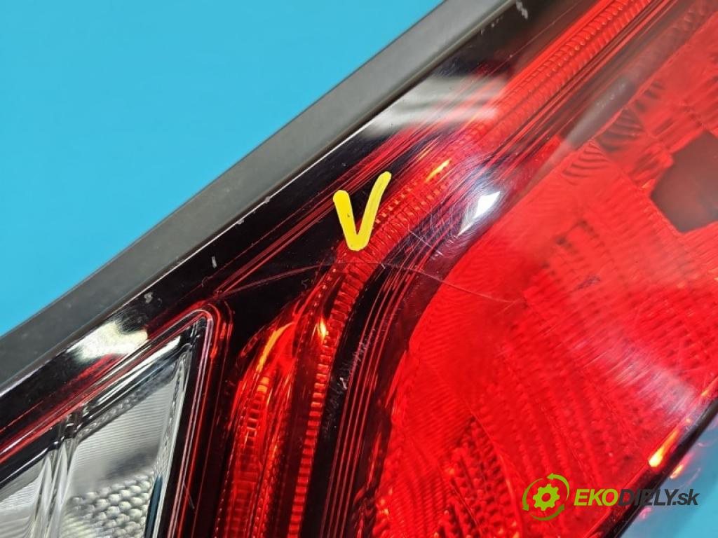 Toyota Aygo II 2014-2022 1.0 vvti 72 hp manual 53 kW 998 cm3 5- světlo zadní pravé blatník:
