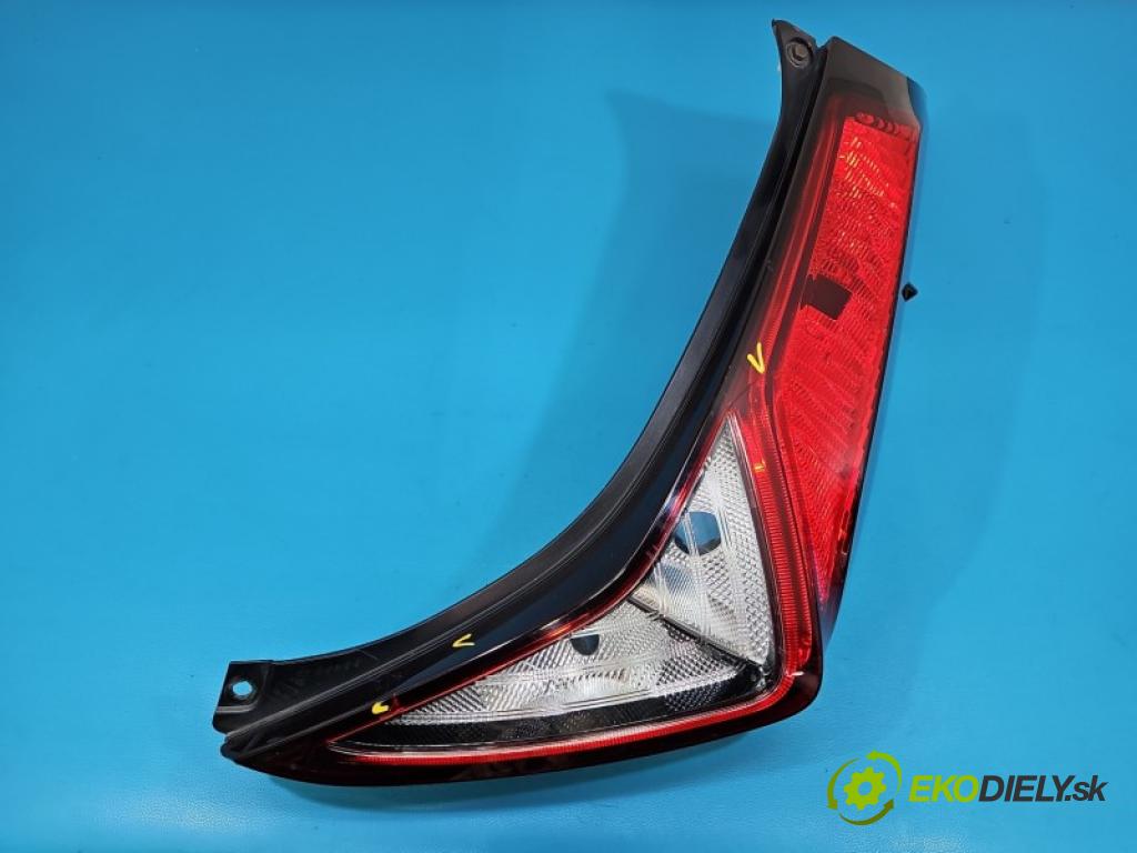 Toyota Aygo II 2014-2022 1.0 vvti 72 hp manual 53 kW 998 cm3 5- světlo zadní pravé blatník:
