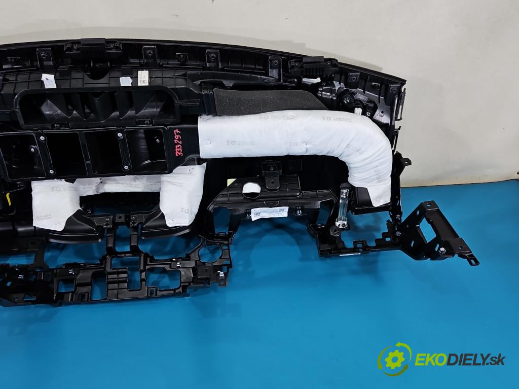 Hyundai I30 III 2016- 1.5 T 140 HP automatic 103 kW 1482 cm3 5- kokpit,pristrojová doska rozdeľovacia