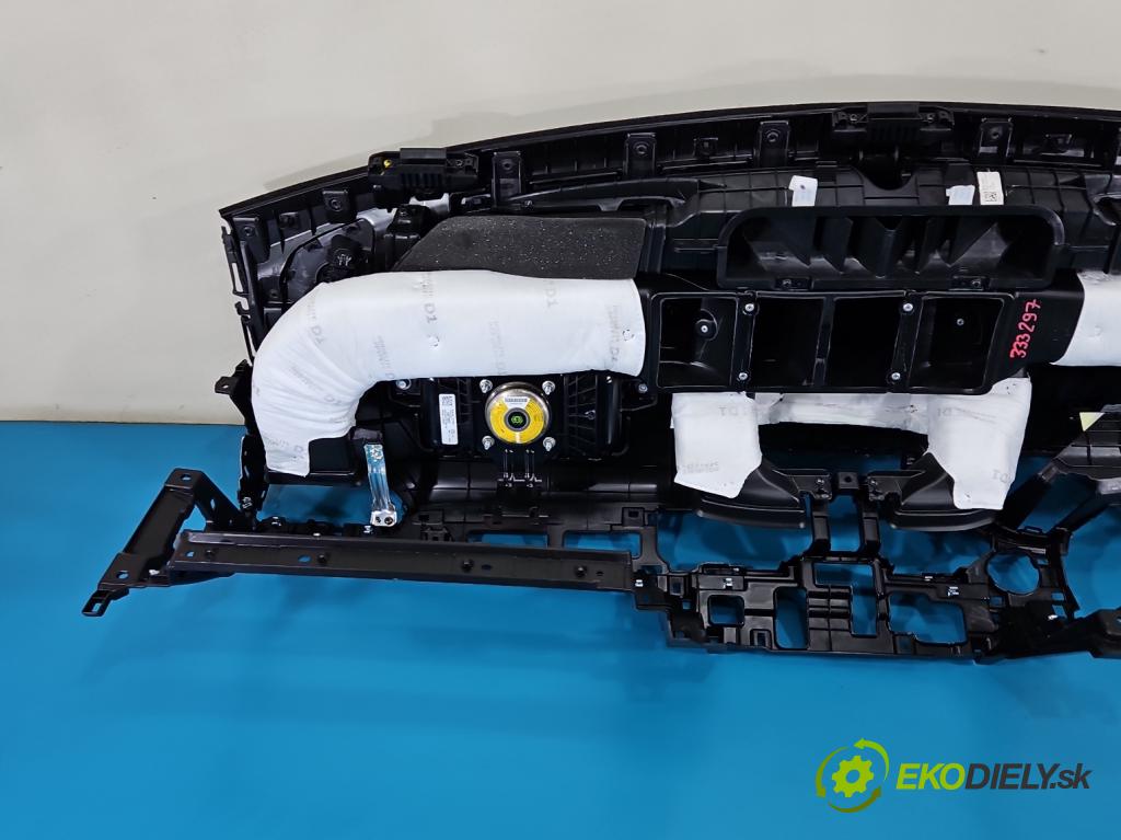 Hyundai I30 III 2016- 1.5 T 140 HP automatic 103 kW 1482 cm3 5- kokpit,pristrojová doska rozdeľovacia