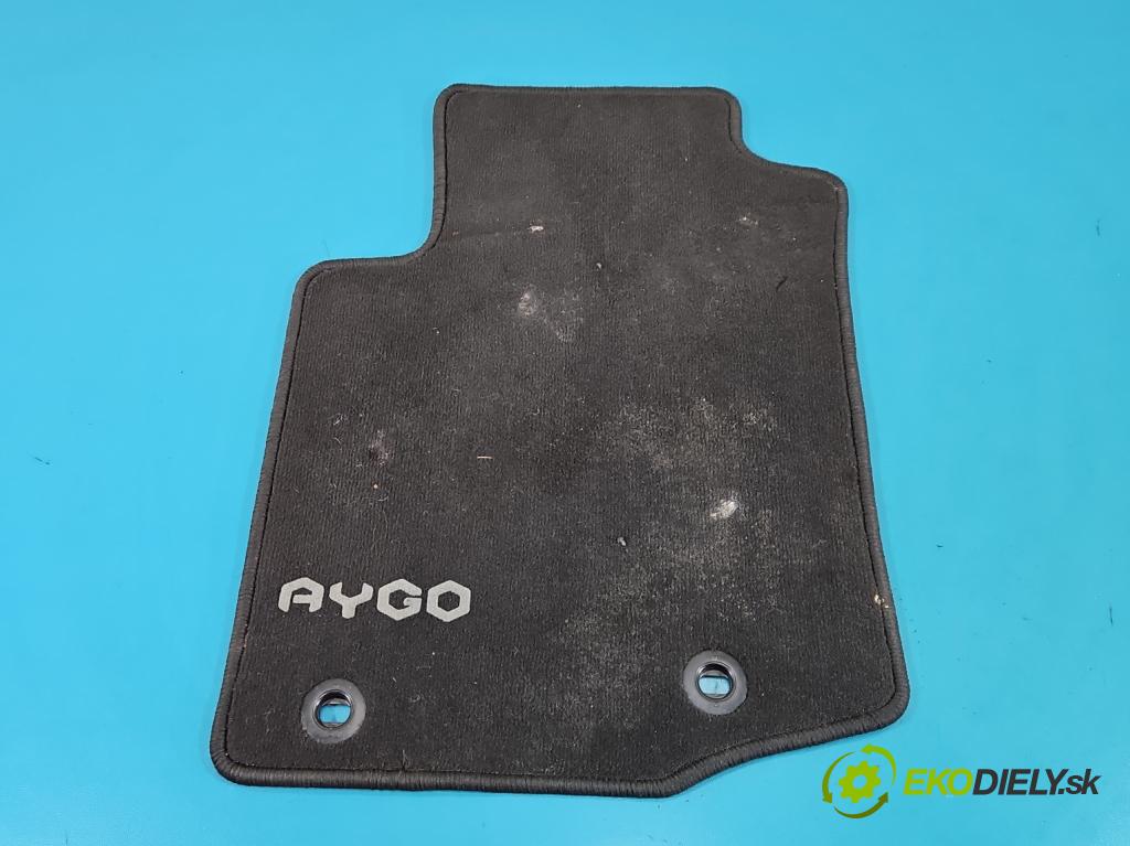Toyota Aygo II 2014-2022 1.0 vvti 72 HP manual 53 kW 998 cm3 5- Koberce: