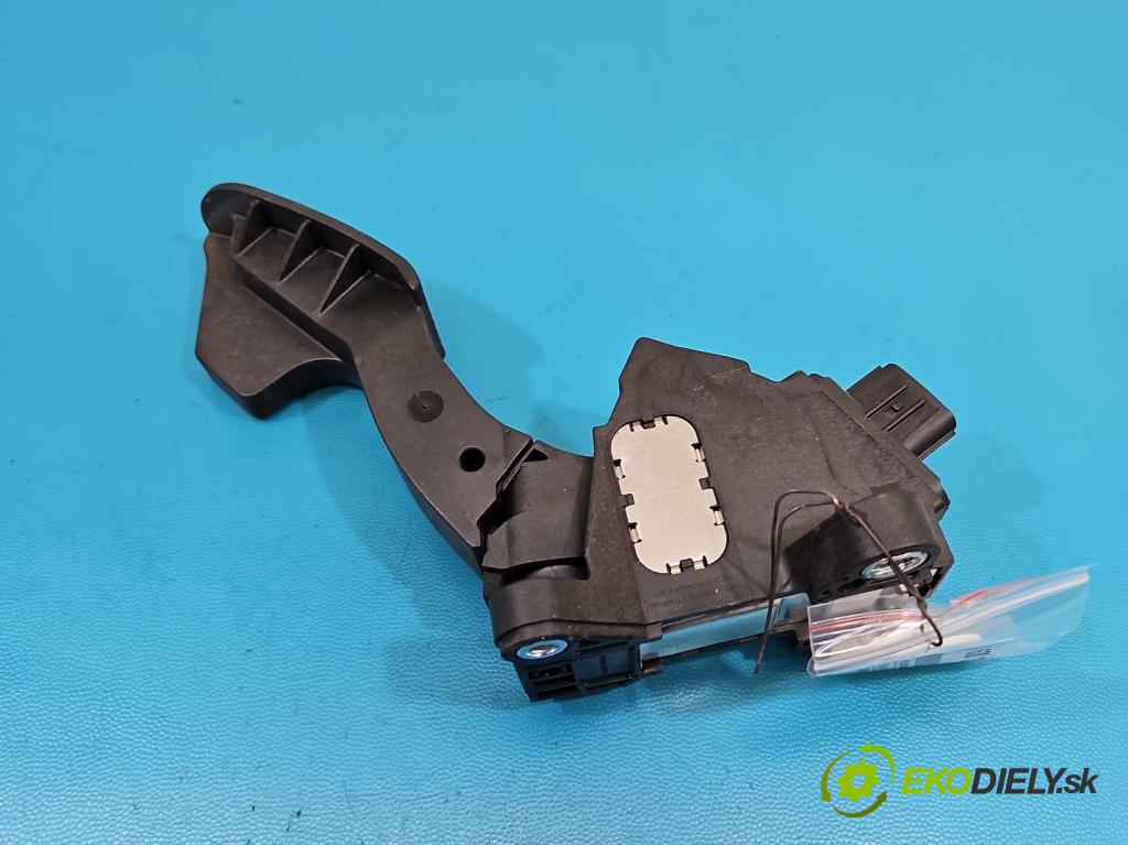 Toyota Aygo II 2014-2022 1.0 vvti 72 hp manual 53 kW 998 cm3 5- pedal plyn: potenciometr: 78110-0H040