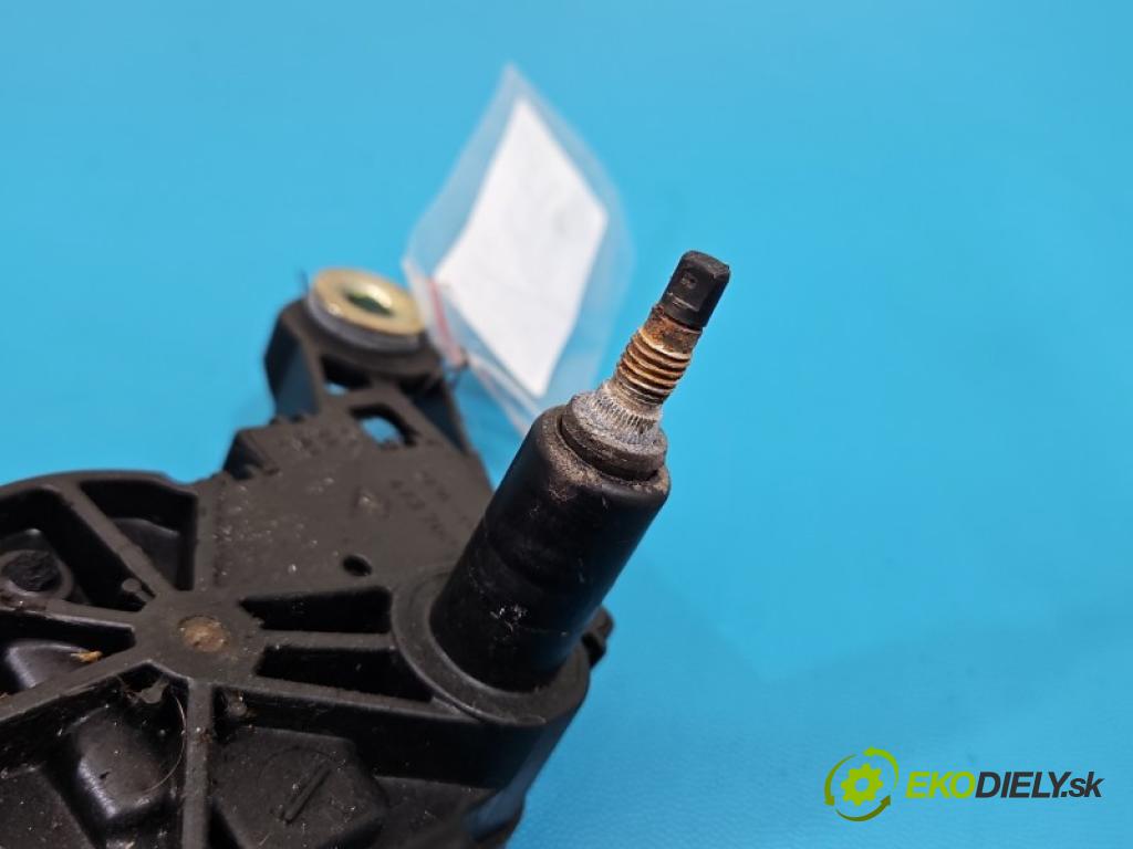 Audi A4 B5 1994-2001 1.9 tdi 110 HP manual 81 kW 1896 cm3 5- motor stieračov zadné 8L0955711B