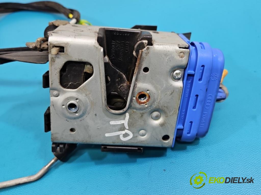 Audi A4 B5 1994-2001 1.9 tdi 110 hp manual 81 kW 1896 cm3 5- zámek zadní pravý 8D0839016A