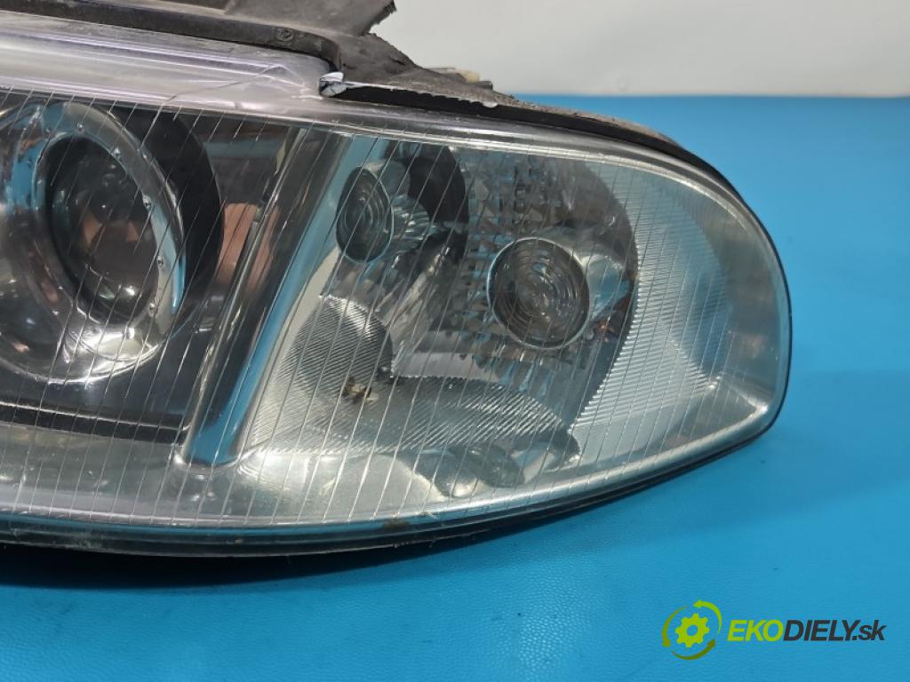Audi A4 B5 1994-2001 1.9 tdi 110 hp manual 81 kW 1896 cm3 5- světlo levý 8D0941003AK (Klika dveří ostatní)