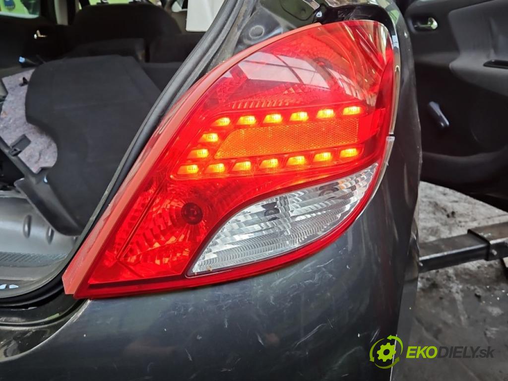 Peugeot 207 1.4 hdi 68 hp manual 50 kW 1398 cm3 5- světlo zadní pravé blatník: 9686565980