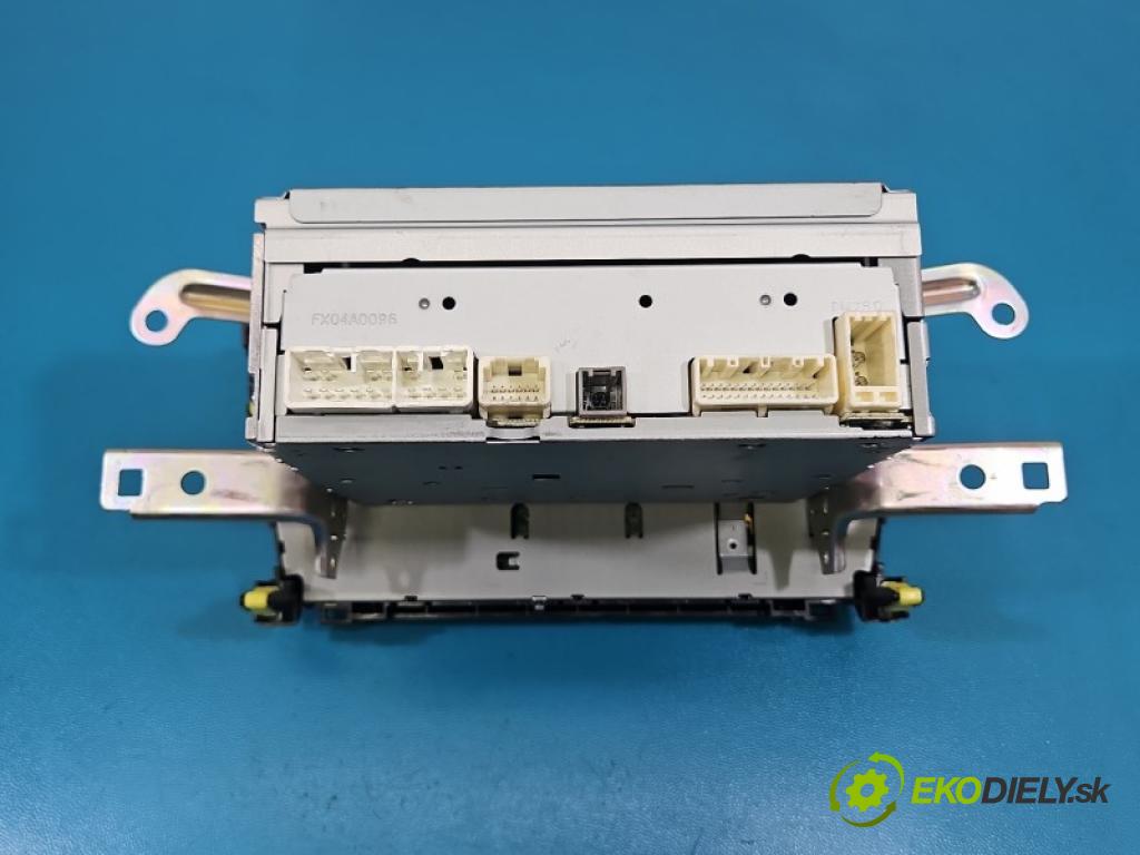 Toyota Corolla E16/E18  2013-2019 1.6 16V 132 hp manual 97 kW 1598 cm3 4- Radio továrna: 86120-02F70