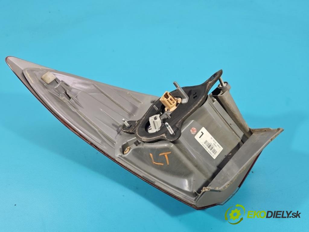 Toyota Corolla E16/E18  2013-2019 1.6 16V 132 hp manual 97 kW 1598 cm3 4- světlo zadní levé blatník: 81560-02760-00