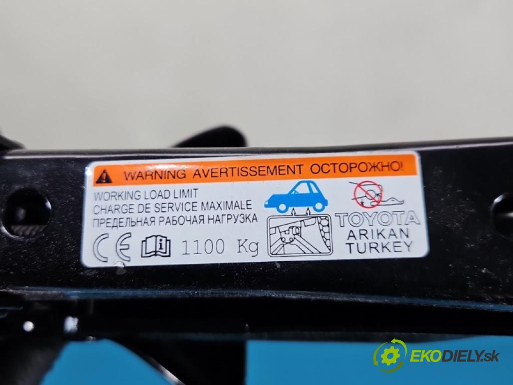 Toyota Corolla E16/E18 2013-2019 1.6 16V 132 hp manual 97 kW 1598 cm3 4- mechanismus stahování automobilový