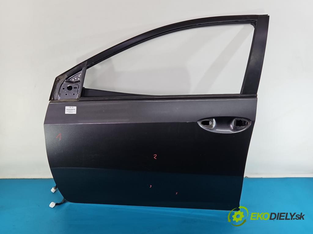 Toyota Corolla E16/E18  2013-2019 1.6 16V 132  HP manual 97 kW 1598 cm3 4- dvere predné ľavé  (Kľučka dverí ostatné)