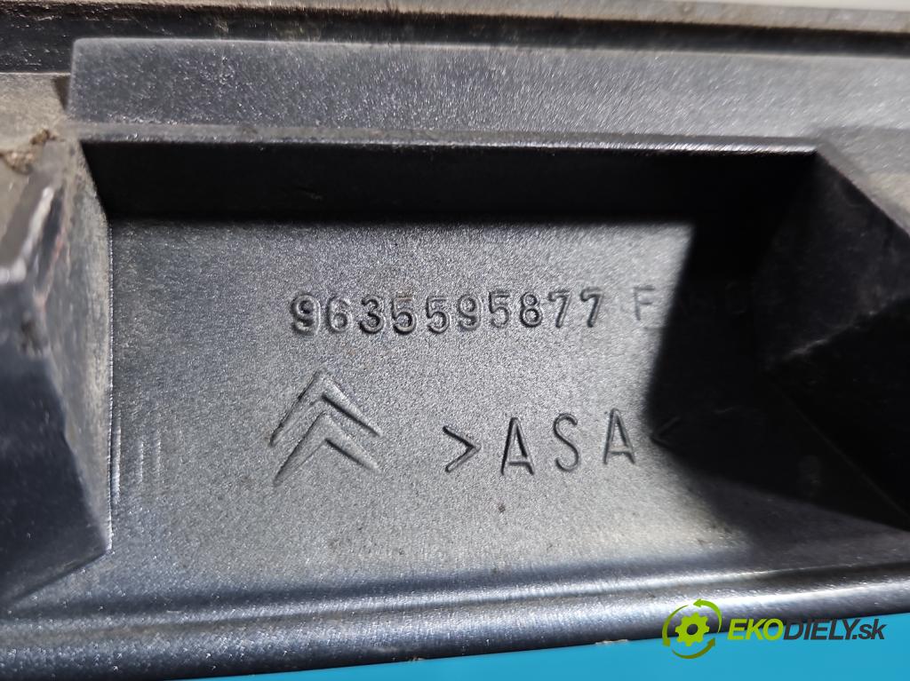 Citroen Xsara Picasso 1.6 8V 95 HP manual 70 kW 1587 cm3 5- rukoväť kufrové dvere zadné 9635595877F