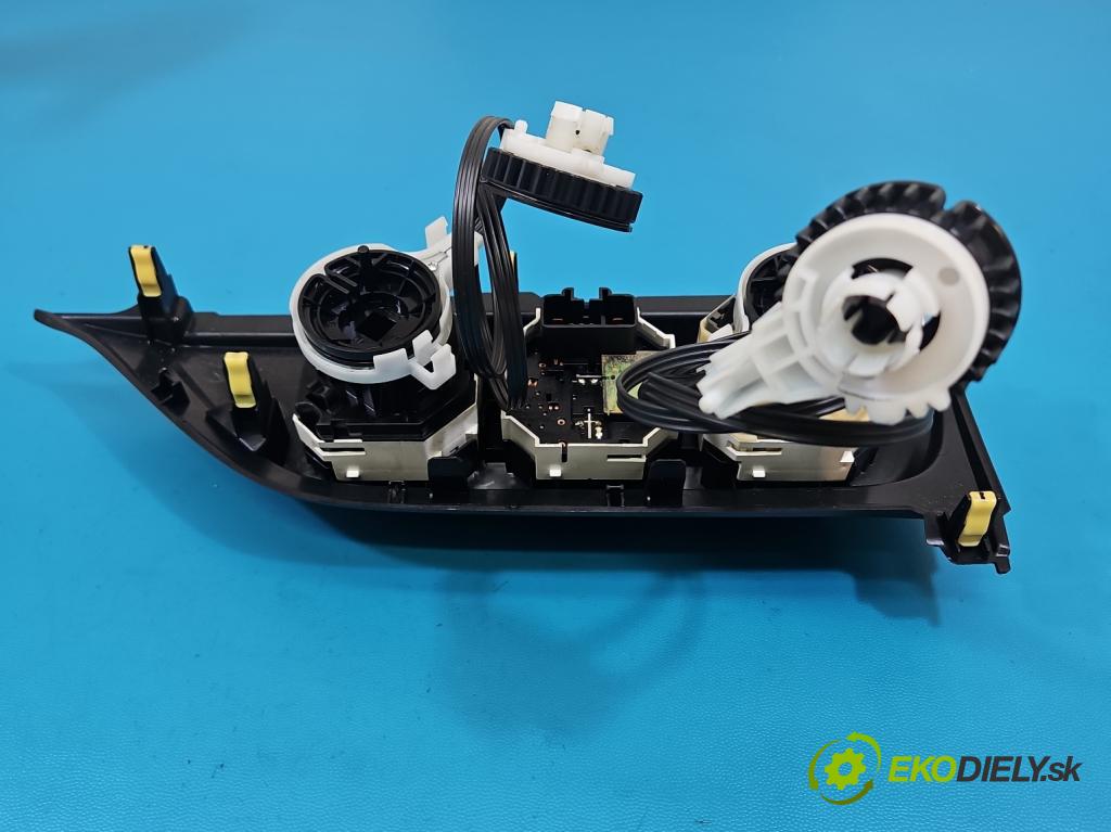 Toyota Corolla E16/E18  2013-2019 1.6 16V 132  HP manual 97 kW 1598 cm3 4- panel kúrenia 55406-02480
