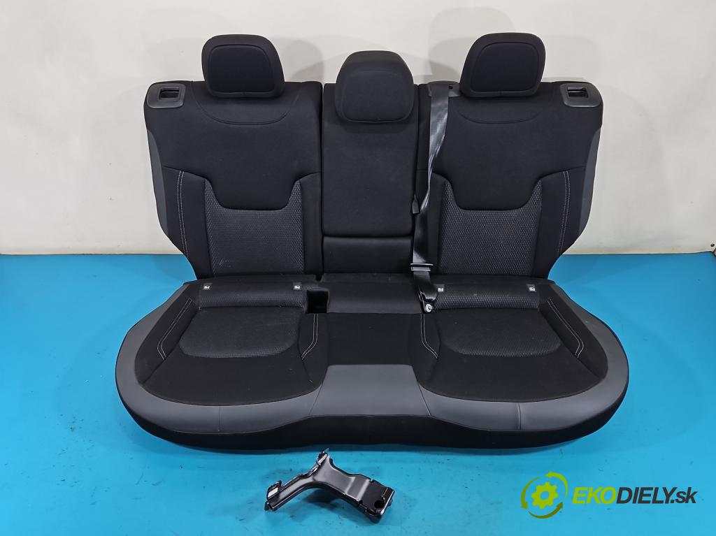 Jeep Renegade 2014- 1.3 T 150 hp automatic 110 kW 1332 cm3 5- Pohovka: zadní  (Sedadlo)