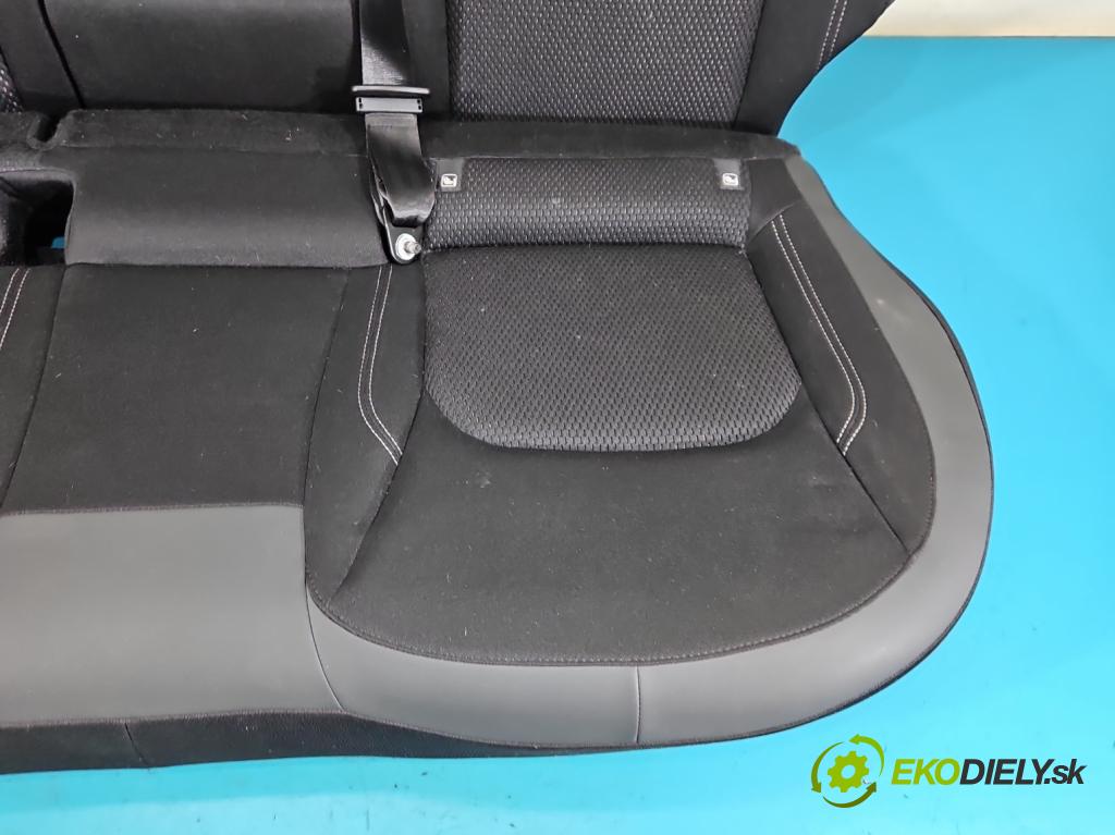 Jeep Renegade 2014- 1.3 T 150 hp automatic 110 kW 1332 cm3 5- Pohovka: zadní  (Sedadlo)