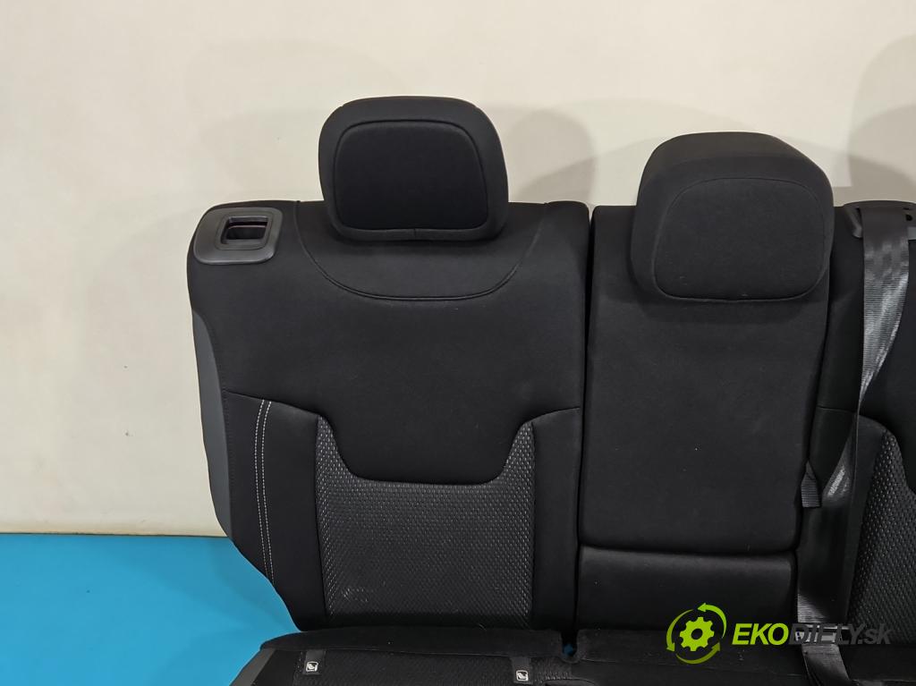 Jeep Renegade 2014- 1.3 T 150 hp automatic 110 kW 1332 cm3 5- Pohovka: zadní  (Sedadlo)