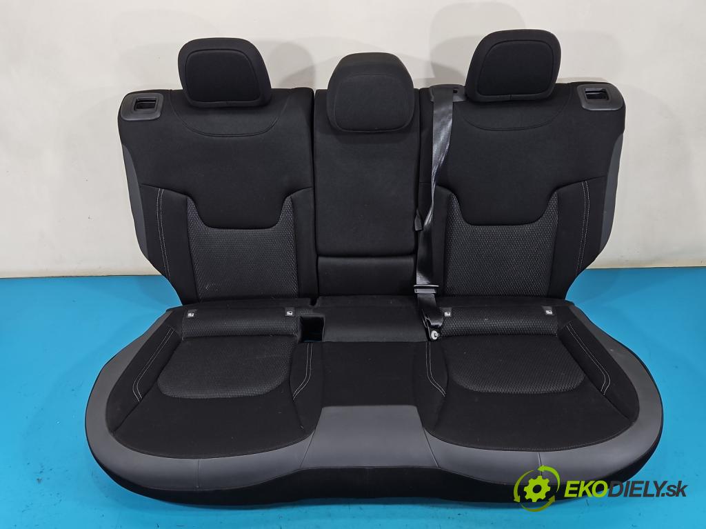 Jeep Renegade 2014- 1.3 T 150 hp automatic 110 kW 1332 cm3 5- Pohovka: zadní  (Sedadlo)