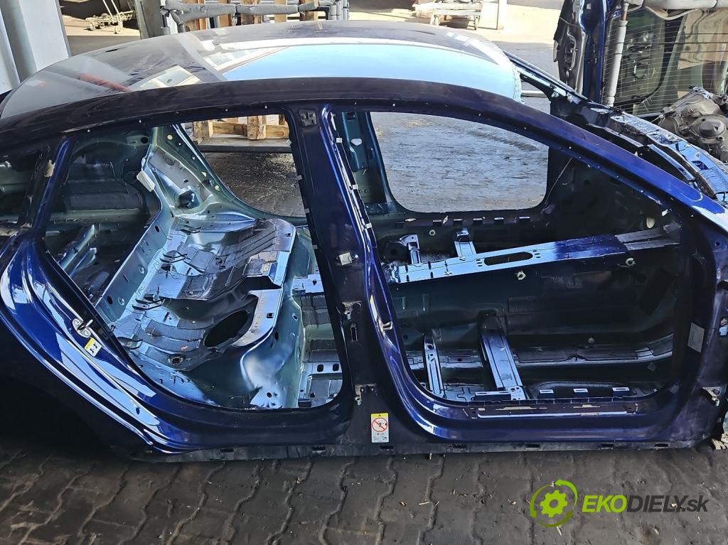 Audi A5 F5 2016-2024 2.0 TFSI 265KM automatic 195 kW 1984 cm3 4- práh pravý  (Karoserie ostatní)