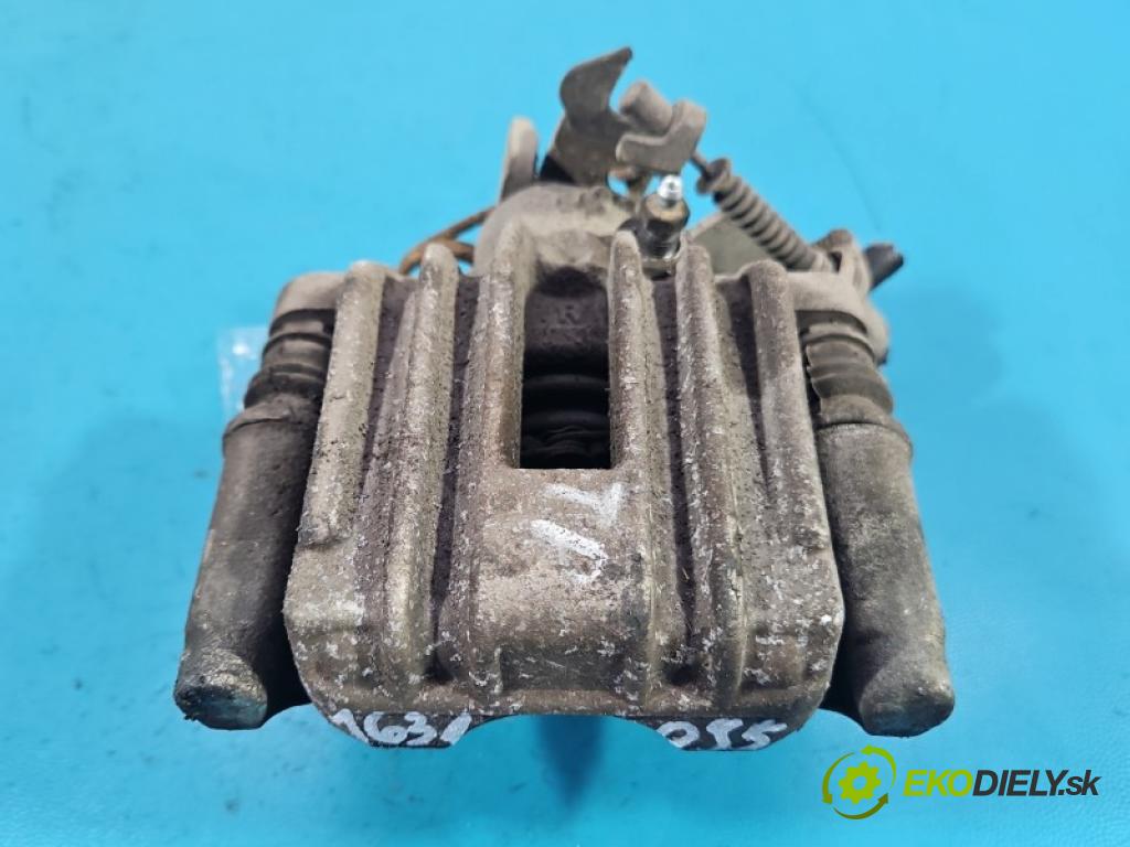 Audi A4 B5 1994-2001 1.8 T 150 HP manual 110 kW 1781 cm3 4- brzdič zadné pravý  (Kľučka dverí ostatné)