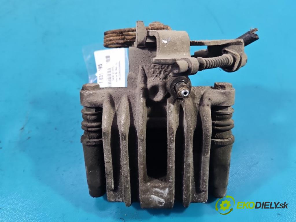 Audi A4 B5 1994-2001 1.8 T 150 HP manual 110 kW 1781 cm3 4- brzdič zadné pravý  (Kľučka dverí ostatné)