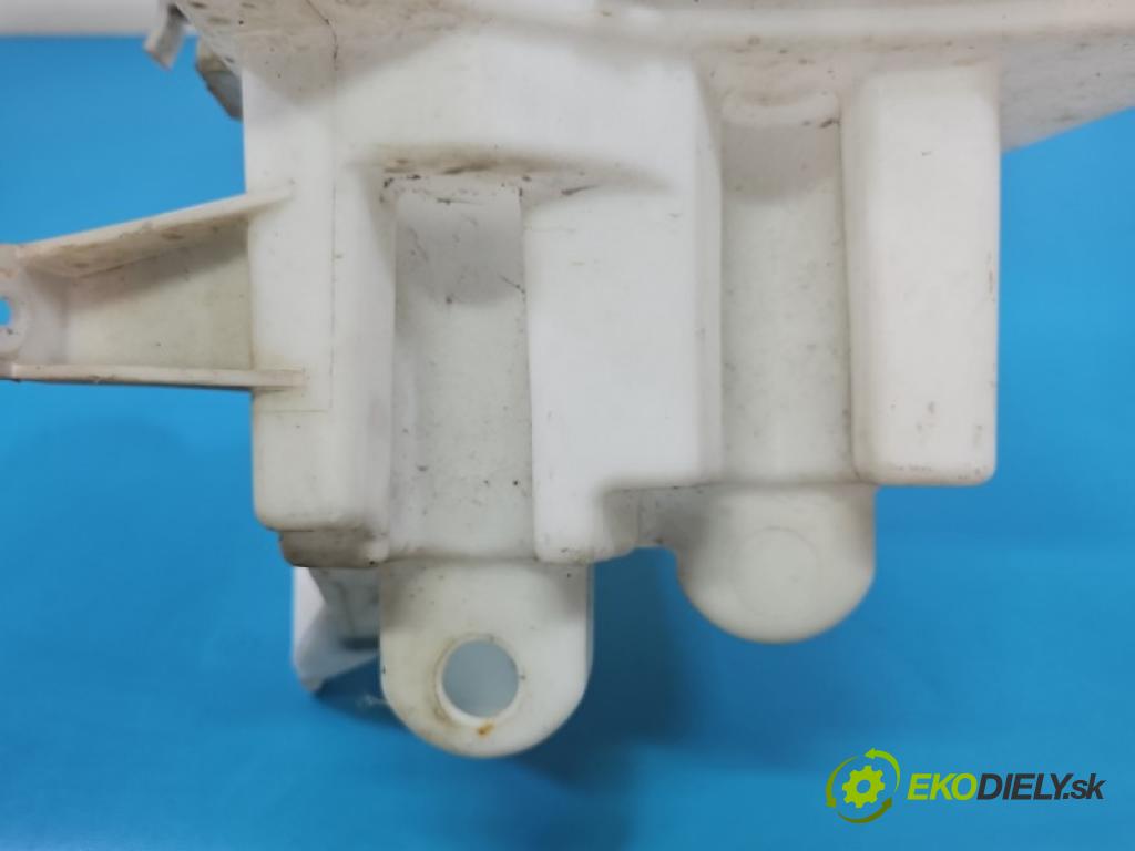 Toyota Corolla E16/E18  2013-2019 1.6 16V 132  HP manual 97 kW 1598 cm3 4- nádržka tekutina: ostrekovačov
