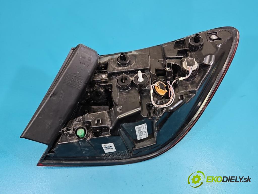 Renault Captur II 2019- 1.3 140 HP manual 103 kW 1332 cm3 5- svetlo / reflektor zadné ľavé blatník 265555698R