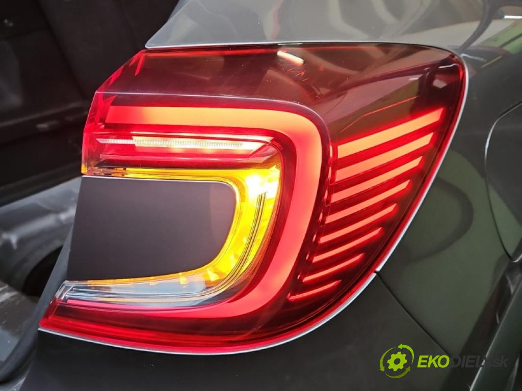 Renault Captur II 2019- 1.3 140 HP manual 103 kW 1332 cm3 5- svetlo / reflektor zadné pravé blatník 265507894R