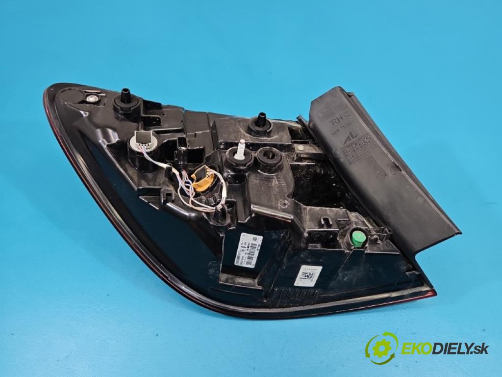 Renault Captur II 2019- 1.3 140 HP manual 103 kW 1332 cm3 5- svetlo / reflektor zadné pravé blatník 265507894R