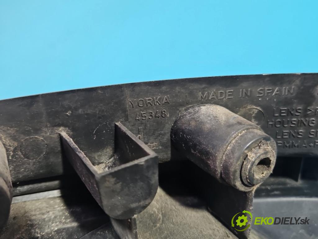 Seat Altea 1.9 tdi BKC 105 HP manual 77 kW 1896 cm3 5- svetlo / reflektor zadné ľavé blatník